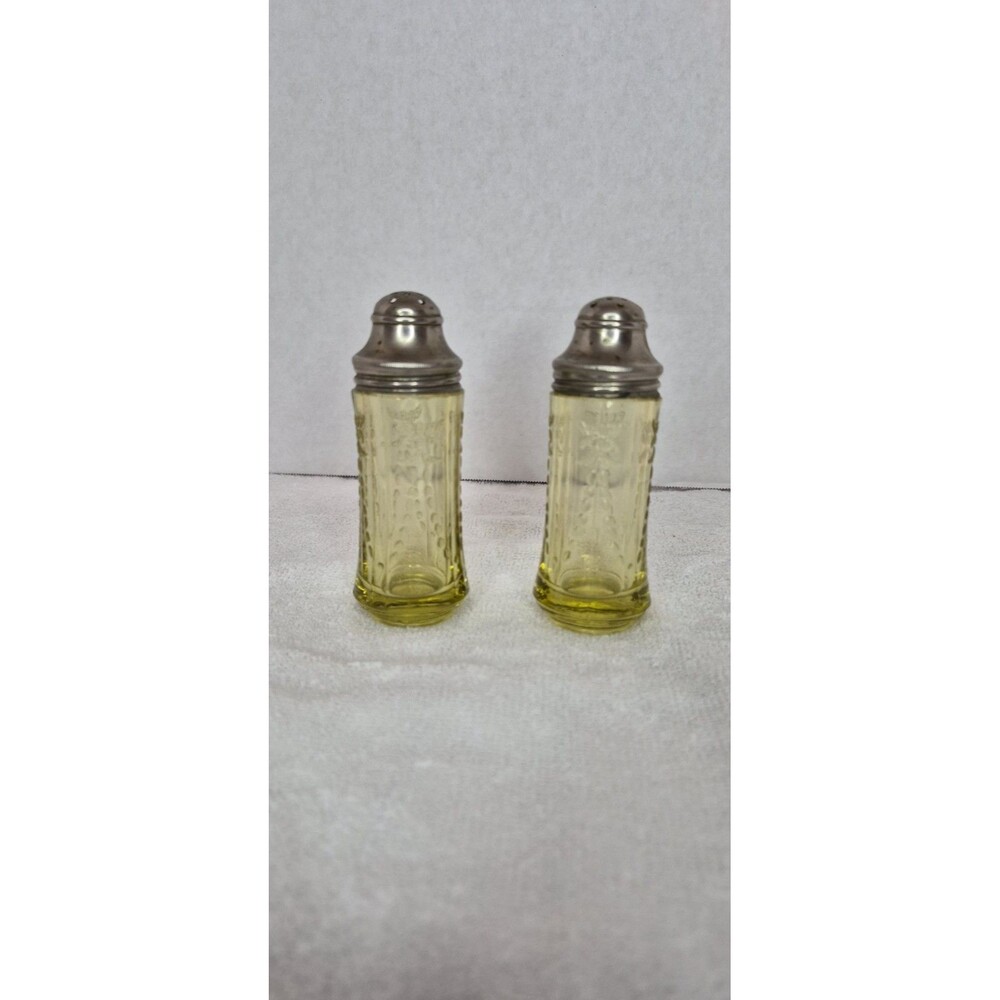 Federal Glass Madrid Salt Pepper Shaker Set 2pc Amber Yellow Depression Glass
